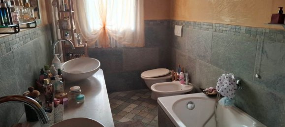 4 bedrooms House in Rivergaro, Italy No. 380686 8