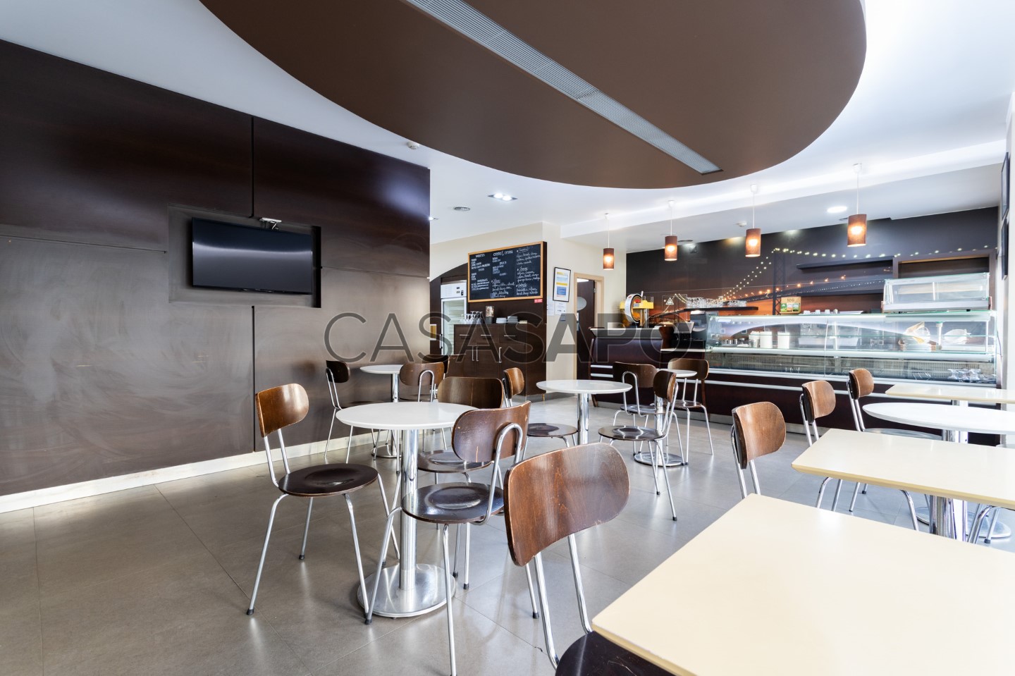 118m² Commercial property in Cascais, Portugal No. 276727