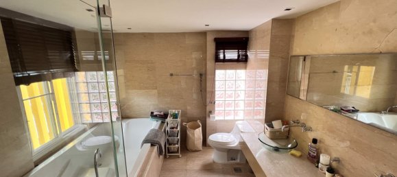 4 bedrooms Condo in Khlong Toei, Thailand No. 10796 23