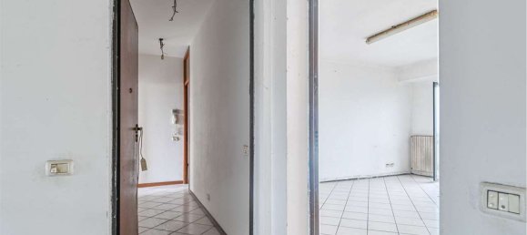 Apartamento de 3 habitaciónes en Romano di Lombardia, Italy No. 175000 2