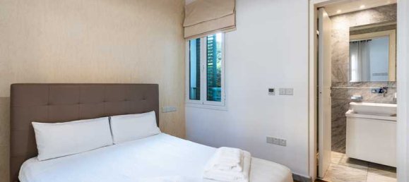 5 bedrooms Villa in Limassol, Cyprus No. 20022 11