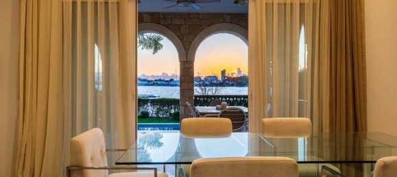 5 bedrooms Villa in Limassol, Cyprus No. 20022 2