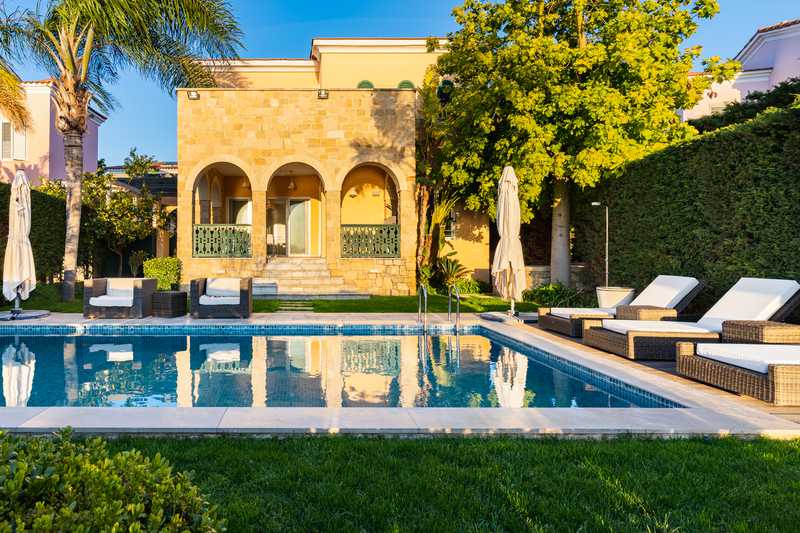 5 bedrooms Villa in Limassol, Cyprus No. 20022