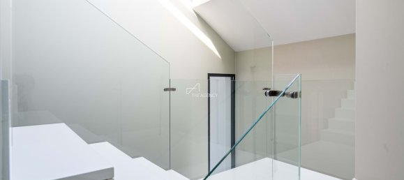 5 bedrooms Villa in Cascais, Portugal No. 99141 34