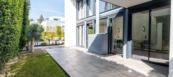 5 bedrooms Villa in Cascais, Portugal No. 99141 2