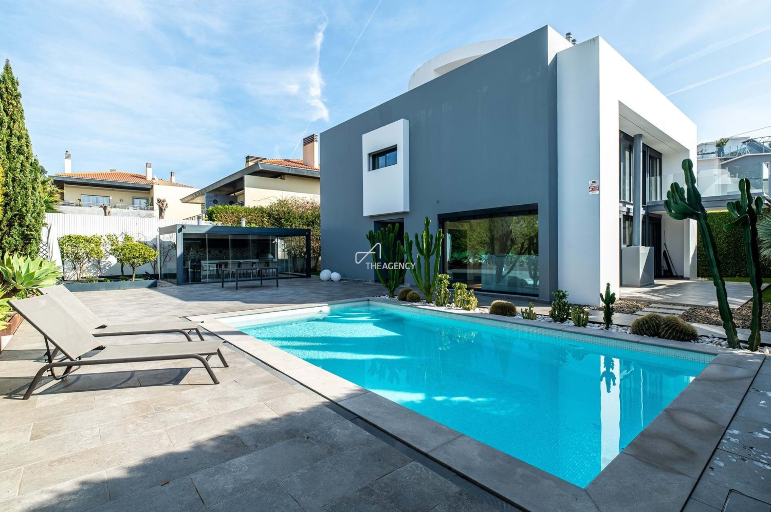 5 bedrooms Villa in Cascais, Portugal No. 99141