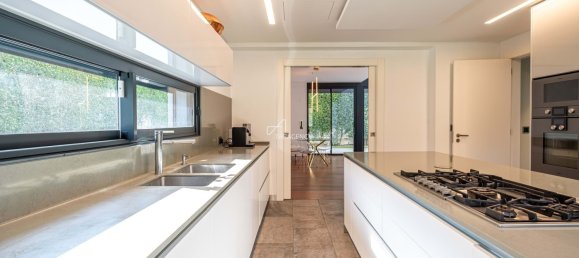 5 bedrooms Villa in Cascais, Portugal No. 99141 19