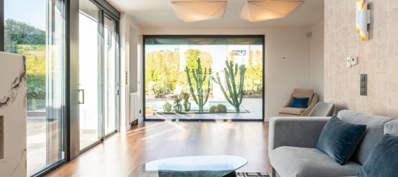 5 bedrooms Villa in Cascais, Portugal No. 99141 13