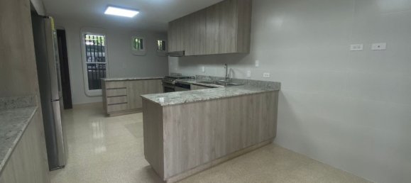 4 bedrooms Commercial property in Panama City, Panama No. 118 13