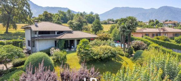 6 bedrooms Villa in Porto Valtravaglia, Italy No. 143011 10