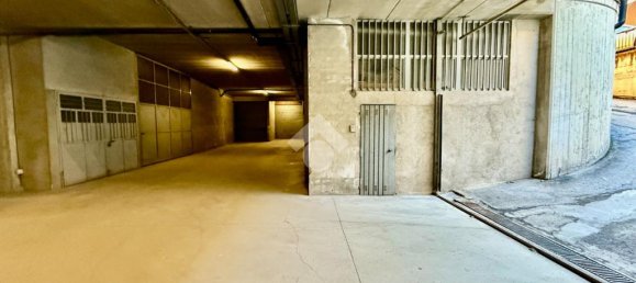 1-Zimmer Gewerbliche Immobilie in Aosta, Italy, Nr. 162893 6