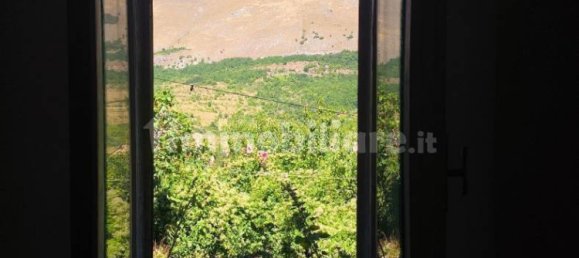 2 bedrooms House in Ortona dei Marsi, Italy No. 293629 4