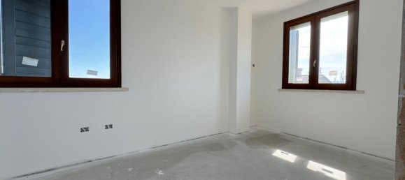 Casa de 5 divisões em Reggio Emilia, Italy N.º 70994 37