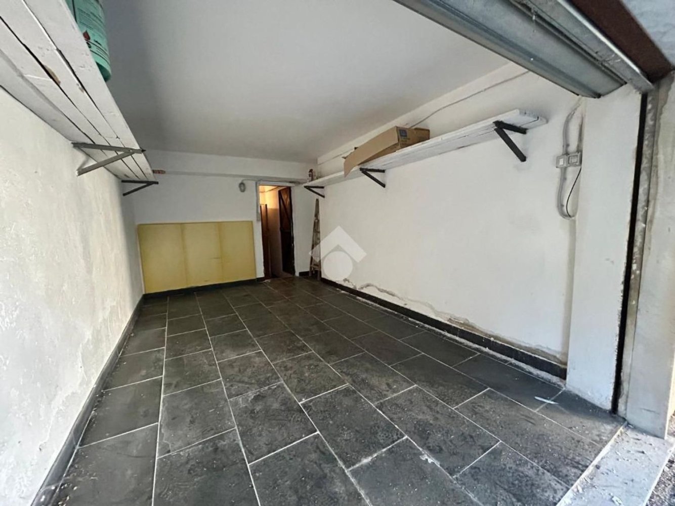 23m² Garage in Genoa, Italy No. 300798