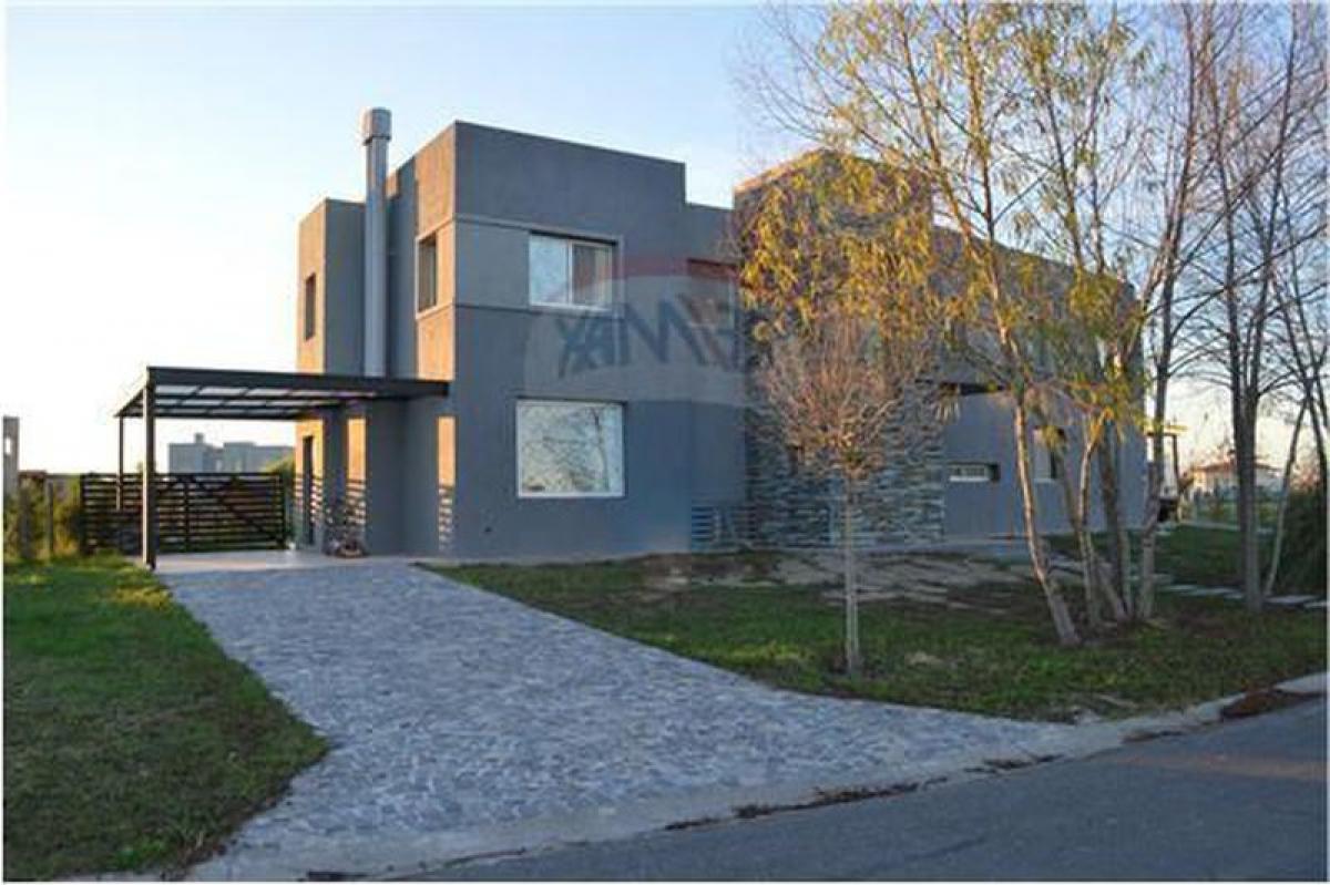 4 bedrooms House in Escobar, Argentina No. 72931