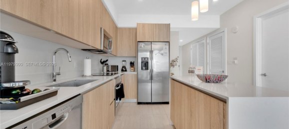 1 Schlafzimmer Gewerbliche Immobilien in Miami, USA, Nr. 615424 25