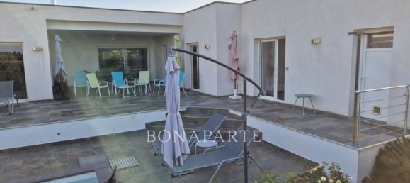 Вилла с 4 спальнями в Алерия, Франция № 300268 3