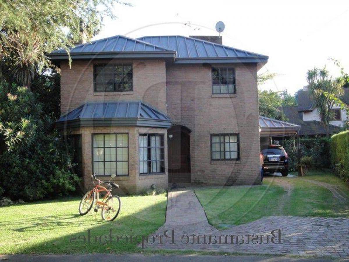 Casa de 3 dormitorios en Escobar, Argentina No. 58734