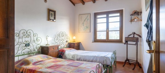 Casa de 8 divisões em Volterra, Italy N.º 61387 2