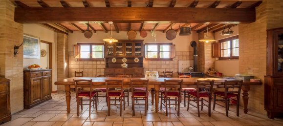 Casa de 8 divisões em Volterra, Italy N.º 61387 37