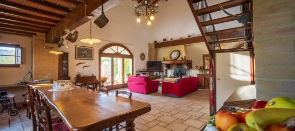 Casa de 8 divisões em Volterra, Italy N.º 61387 42