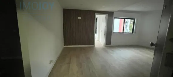 3 bedrooms Apartment in Loures, Portugal No. 15725 2