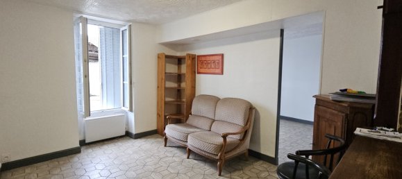 3 bedrooms Apartment in Gracay, France No. 253314 3