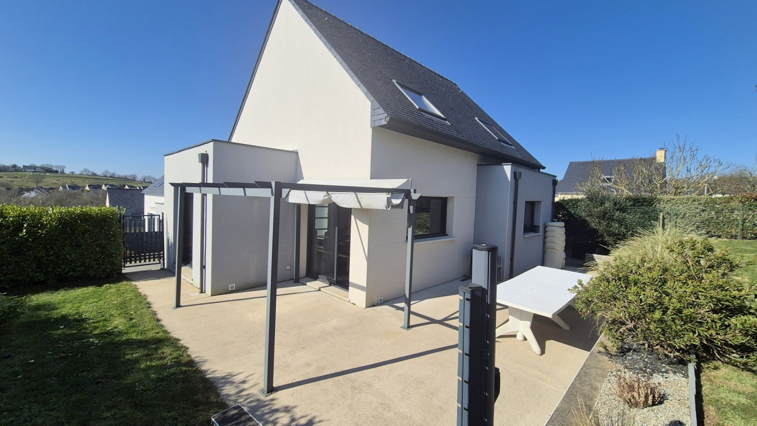 4 bedrooms House in Saint-Yvi, France No. 201523