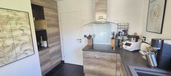 4 bedrooms House in Saint-Yvi, France No. 201523 18