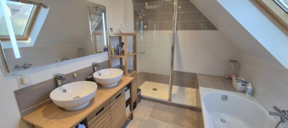 4 bedrooms House in Saint-Yvi, France No. 201523 15