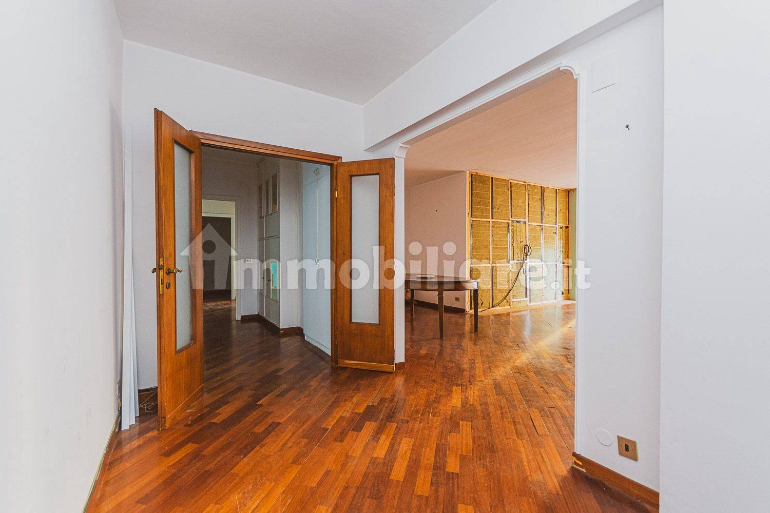 Apartamento de 4 dormitorios en Rome, Italy No. 60708