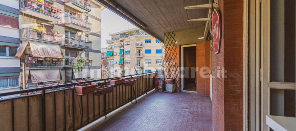 Apartamento de 4 dormitorios en Rome, Italy No. 60708 7
