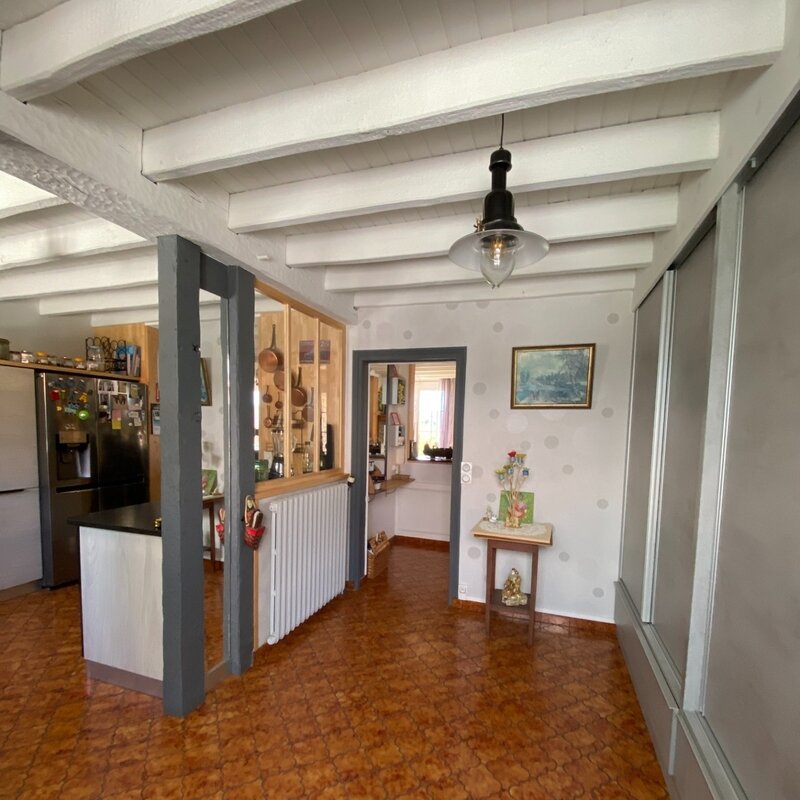 5 bedrooms House in Charente, France No. 303994