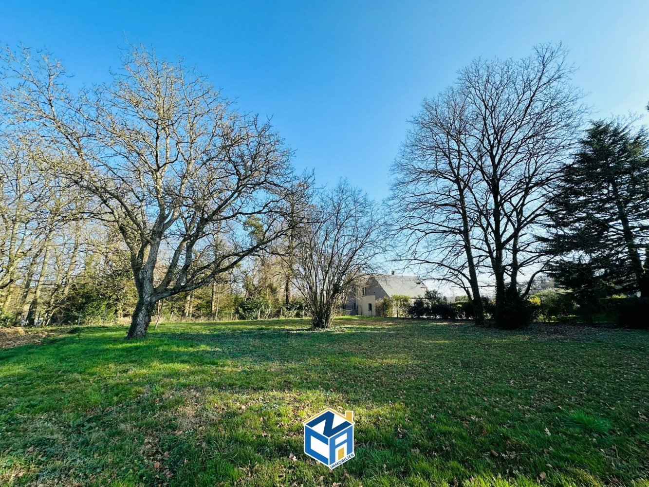 Terreno en Montbazon, France No. 349765