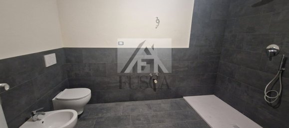 5 bedrooms Apartment in Lucca, Italy No. 314815 9