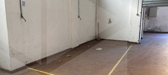 12m² Parking in Bologna, Italy No. 19932 10