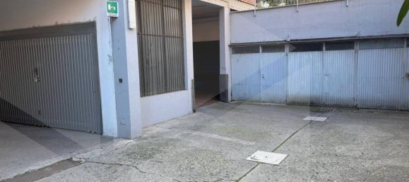 12m² Parking in Bologna, Italy No. 19932 2