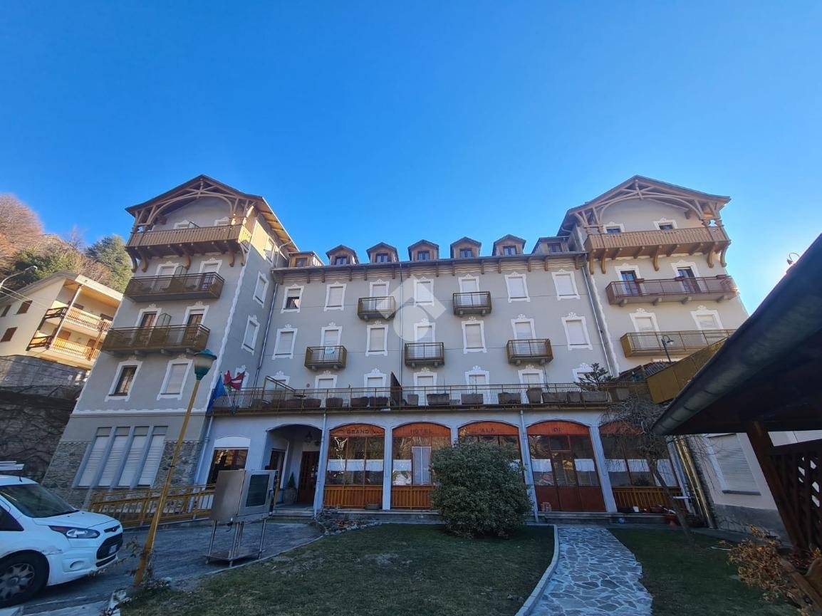 Apartamento de 2 dormitorios en Ala di Stura, Italy No. 117491