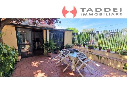 8 rooms House in Scandicci, Italy No. 18134