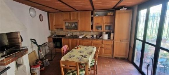 8 rooms House in Scandicci, Italy No. 18134 12