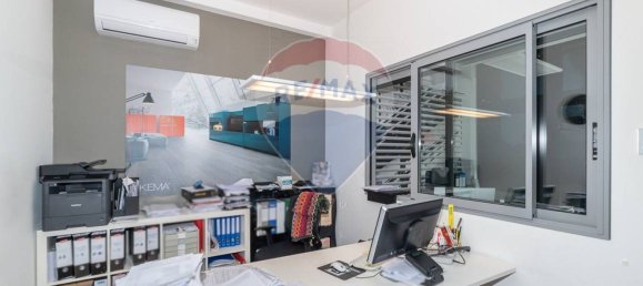 1-salle Propriété commerciale à Tremestieri Etneo, Italy No. 55150 3