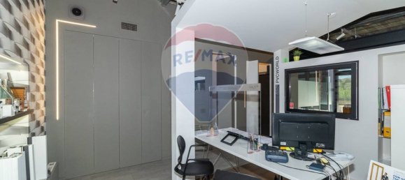 1-salle Propriété commerciale à Tremestieri Etneo, Italy No. 55150 11