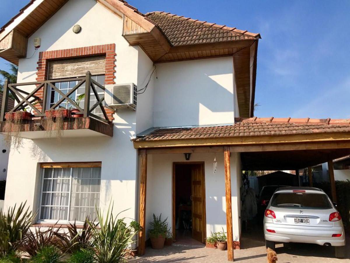 3 bedrooms House in Esteban Echeverria, Argentina No. 5672