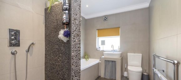 4 bedrooms Bungalow in Watford, United Kingdom No. 6192 11