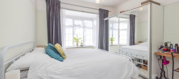 4 bedrooms Bungalow in Watford, United Kingdom No. 6192 23