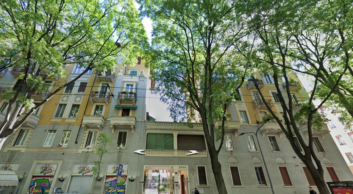 3 rooms Apartment in Milan, Italy No. 245419