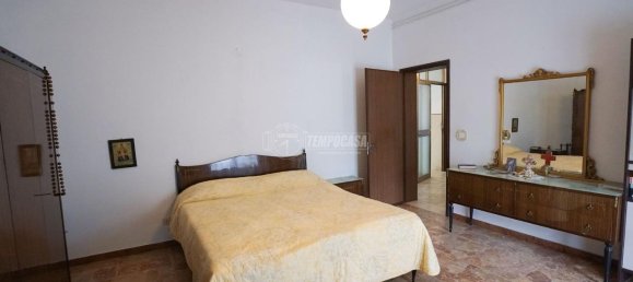 5 rooms Apartment in Reggio Emilia, Italy No. 162452 11