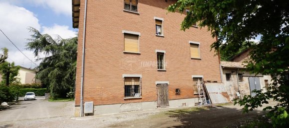 5 rooms Apartment in Reggio Emilia, Italy No. 162452 2