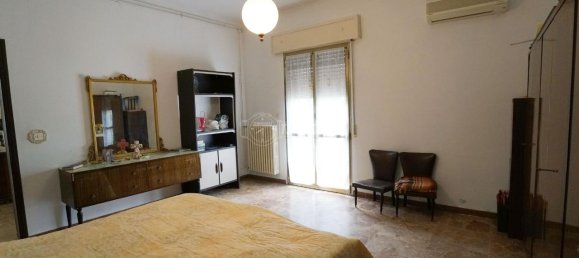 5 rooms Apartment in Reggio Emilia, Italy No. 162452 12