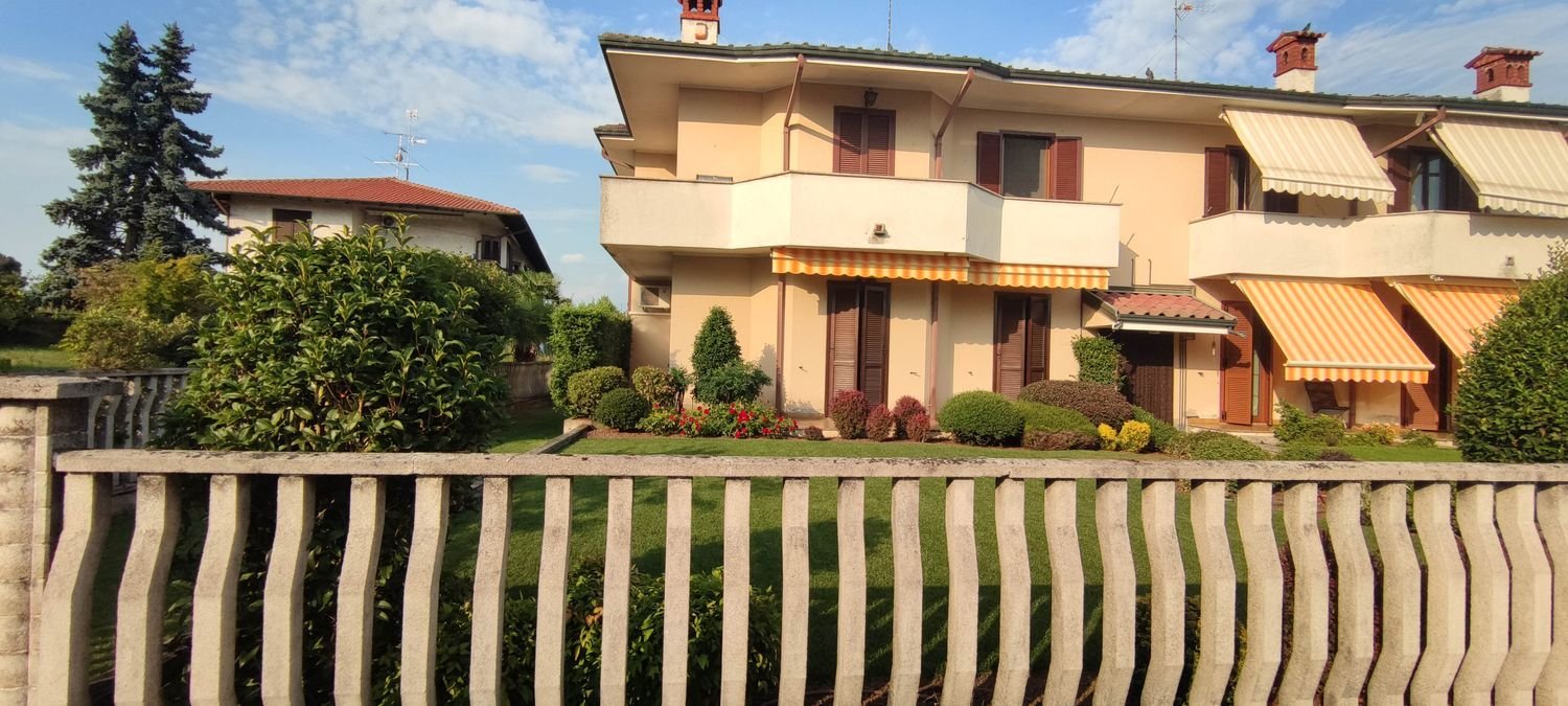 3-Zimmer Wohnung in Bernate Ticino, Italy, Nr. 330401